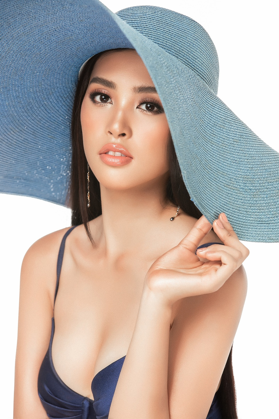 Người hâm mộ Việt Nam chỉ còn ngày hôm nay để chình chọn cho phần thi Head to Head của Tiểu Vy. (Ảnh: NVCC)