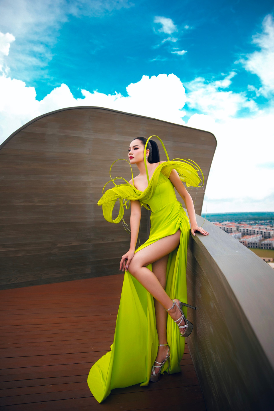 Là Hoa hậu từng chinh chiến tại đấu trường nhan sắc quốc tế và đạt được những thành công nhất định trong lĩnh vực riêng, với kiến thức về tiêu chí ở các cuộc thi thế giới, Hoa hậu Lê Hoàng Phương cho biết sẽ không chỉ tập trung đánh giá ngoại hình mà sẽ đánh giá toàn diện về tài năng, sự tự tin, thông tin xã hội và ảnh hưởng xã hội của các thí sinh. (Ảnh: CTV/Vietnam+)