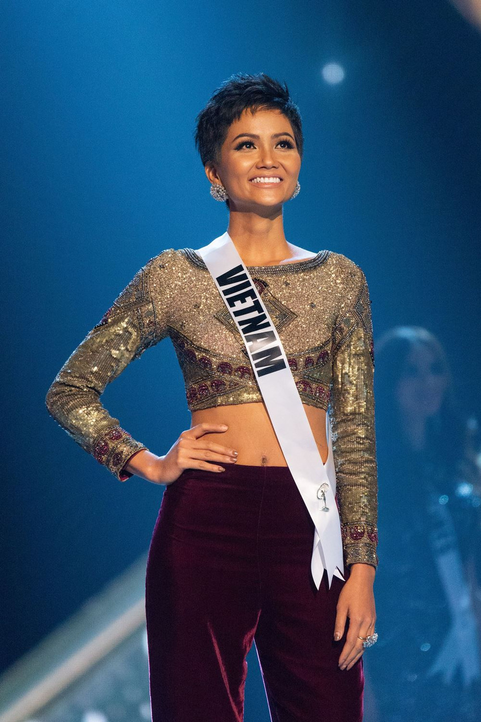 Trước đó, tại bán kết cuộc thi, đại diện Việt Nam có phần thể hiện tốt, đặc biệt với váy dạ hội. (Ảnh: BTC)