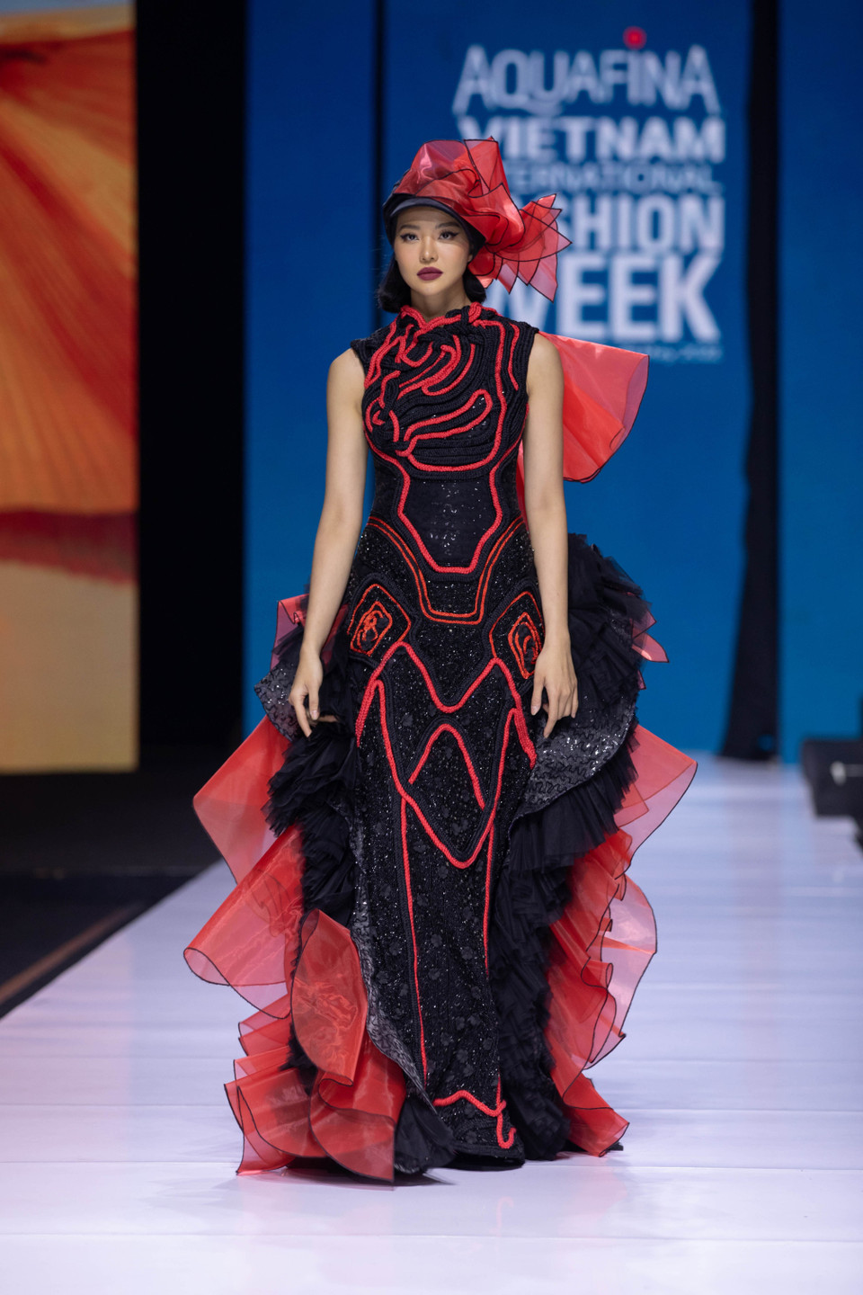 Cùng ngắm những thiết kế độc đáo trong bộ sưu tập ‘Rose Secret’ của nhà tạo mẫu Tuyết Lê. (Ảnh: CTV/Vietnam+)