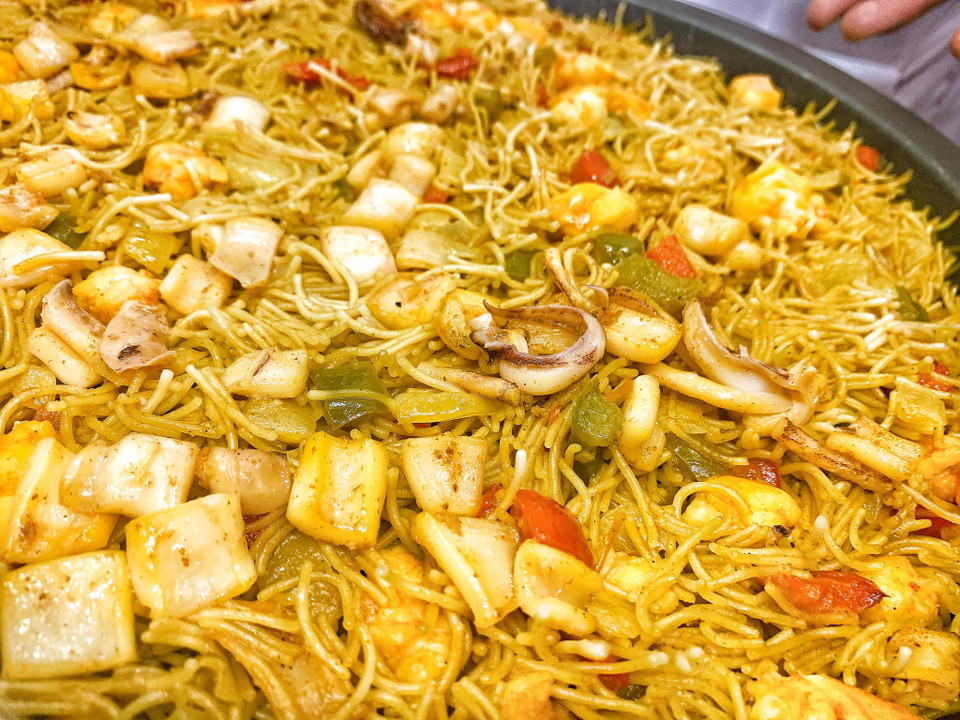 Nếu mỳ Ý là đặc trưng của Italya thì mỳ Fideua là món ăn truyền thống của xứ Đôn Kihôtê. (Ảnh: M.Mai/Vietnam+)