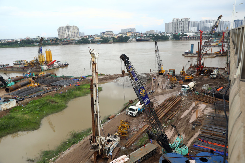 Dự án cầu Vĩnh Tuy nhìn từ phía quận Long Biên. (Ảnh: Huy Hùng/TTXVN)