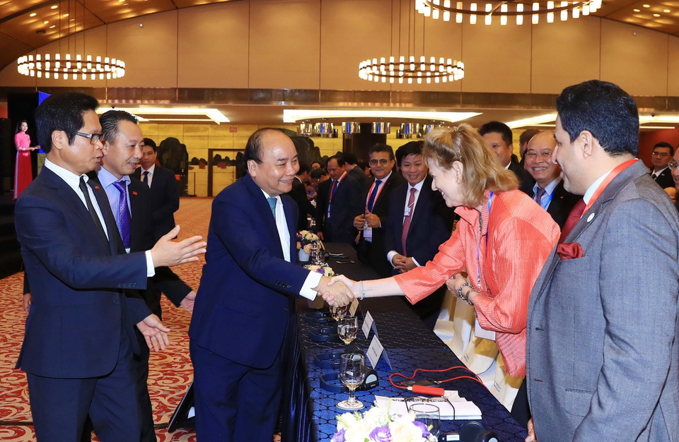 Thủ tướng Nguyễn Xuân Phúc và các đại biểu tham dự hội nghị. (Ảnh: Thống Nhất/TTXVN)