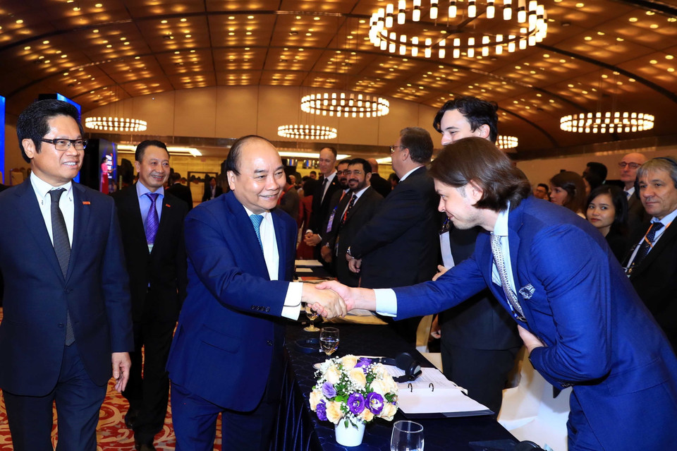 Thủ tướng Nguyễn Xuân Phúc và các đại biểu tham dự hội nghị. (Ảnh: Thống Nhất/TTXVN)