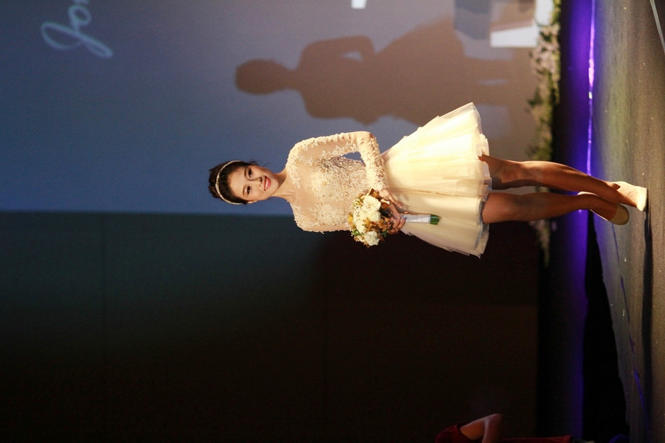 Bộ sưu tập "Ánh hoàng kim"... (Ảnh: Xuân Mai/Vietnam+)