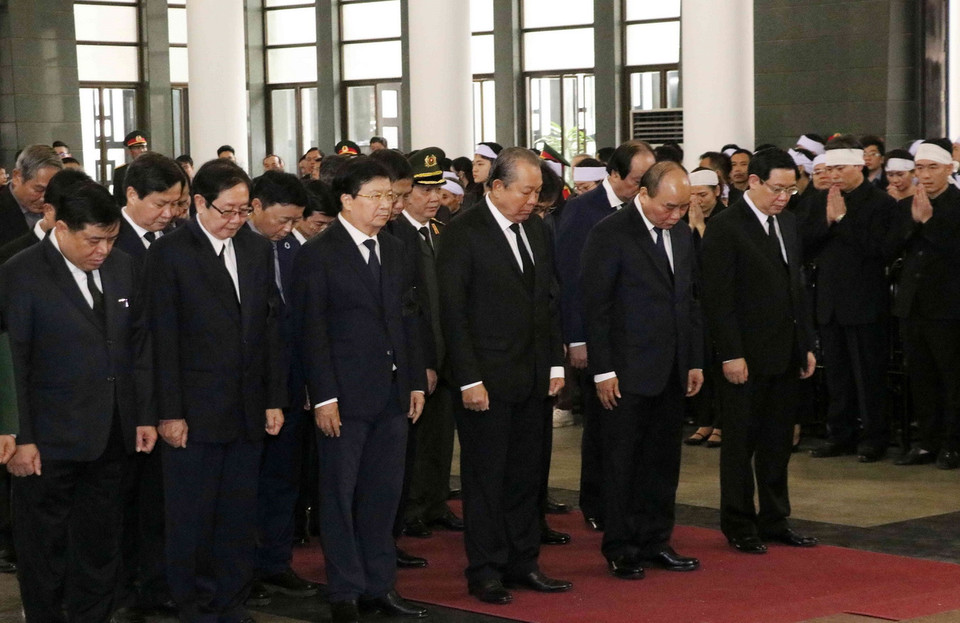 Đoàn đại biểu Chính phủ nước CHXHCN Việt Nam do Thủ tướng Nguyễn Xuân Phúc làm trưởng đoàn viếng đồng chí Nguyễn Phúc Thanh. (Ảnh: Văn Điệp/TTXVN)