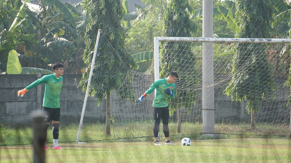 Hai thủ thành của Việt Nam - Bùi Tiến Dũng và Văn Hoàng. (Ảnh: Trần Chiến/Vietnam+)