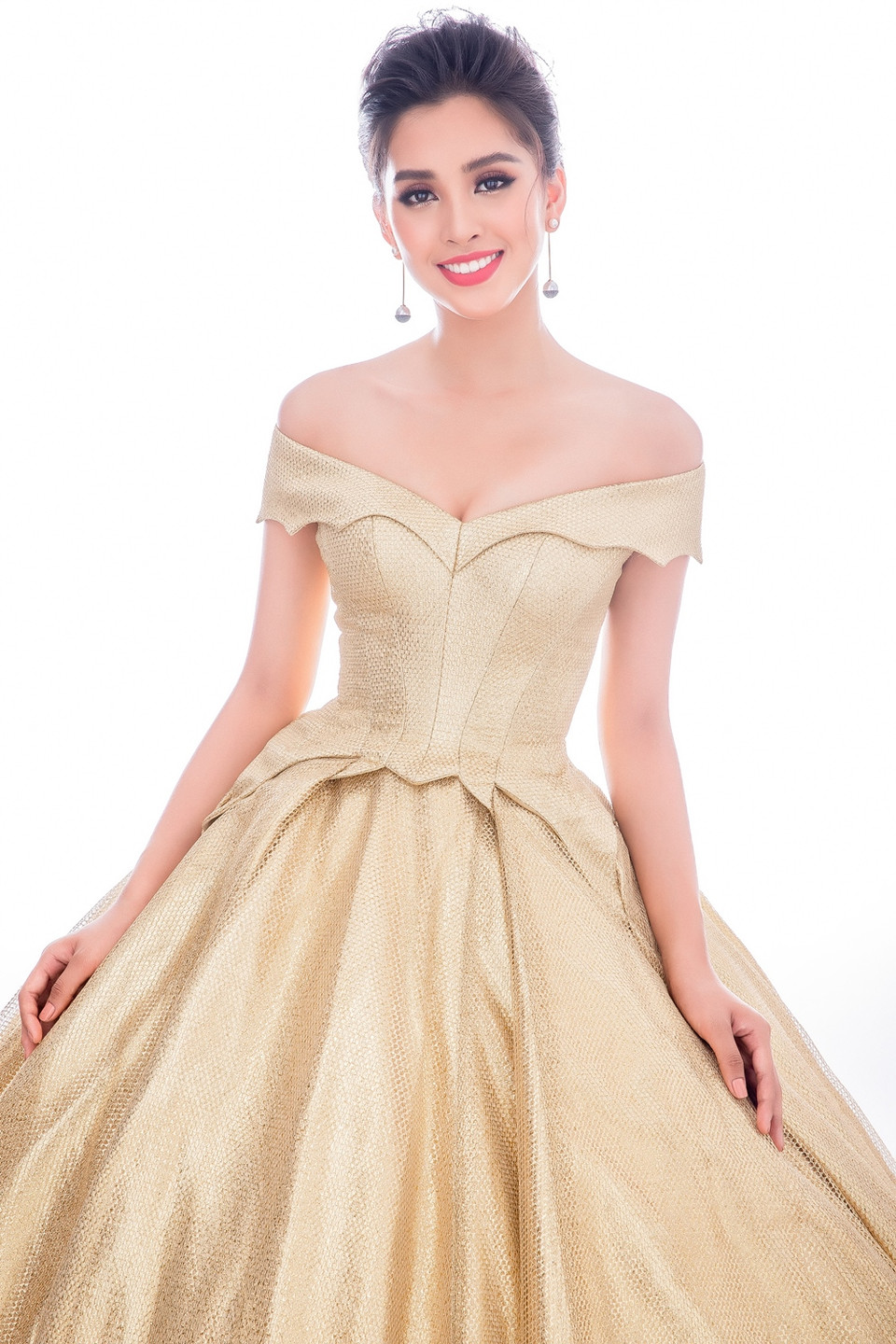 Nhan sắc 18 tuổi đang được kỳ vọng rất lớn tại đấu trường sắc đẹp Miss World 2018. (Ảnh: Mr. AT)