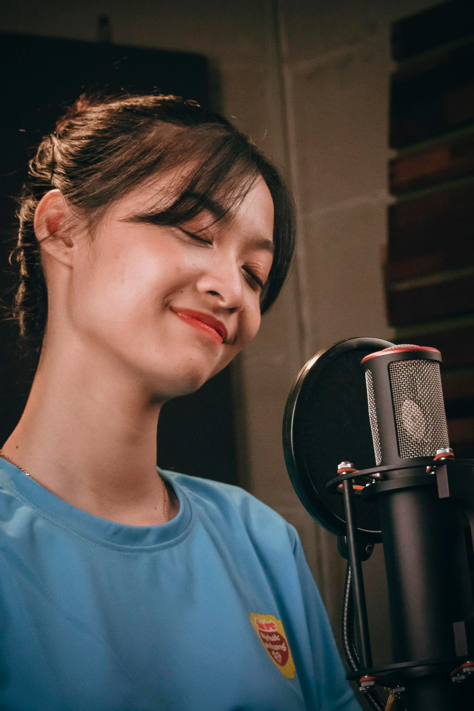 Dự án 'Nét chữ tương lai' như một lời nhắn nhủ với cộng đồng rằng, trong những hoàn cảnh khó khăn nhất, miễn rằng ta luôn lạc quan và biết sống ý nghĩa thì mọi khó khăn sẽ không còn là điều khiến ta trăn trở mỗi ngày. (Ảnh: BTC)