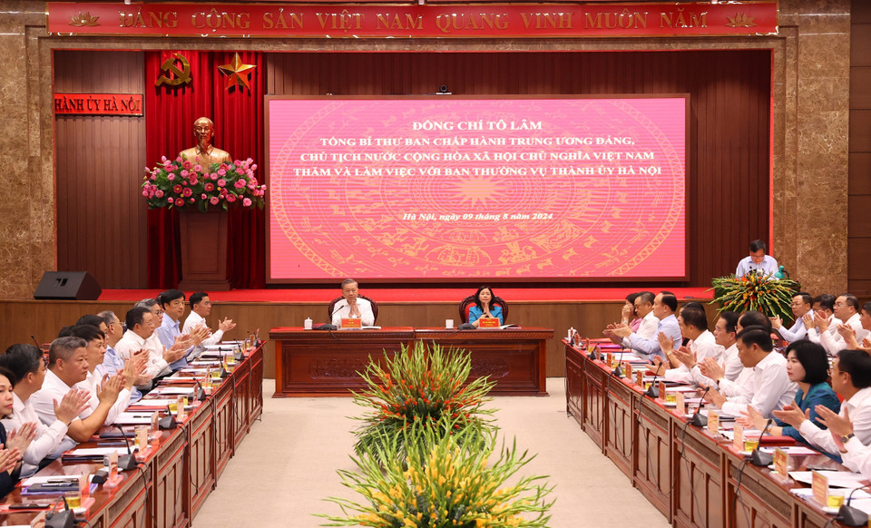 Tổng Bí thư, Chủ tịch nước Tô Lâm làm việc với Ban Thường vụ Thành ủy Hà Nội. (Ảnh: Văn Điệp/TTXVN)