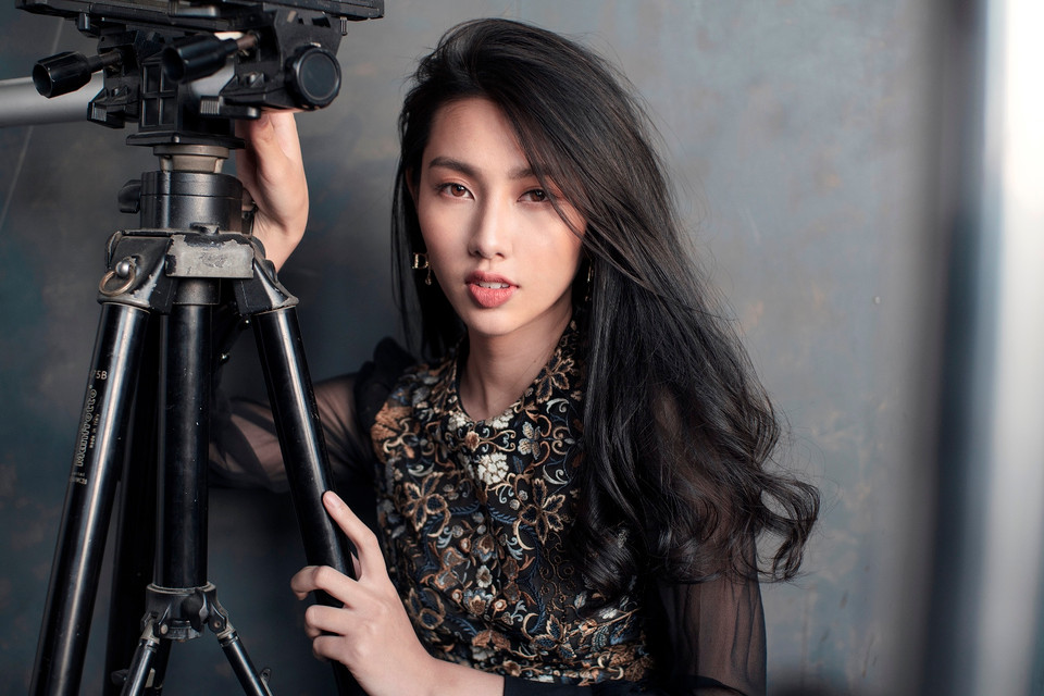 Thùy Tiên liên tục gây bất ngờ với phong cách đa dạng mỗi khi dự sự kiện hay tung bộ hình thời trang mới. (Ảnh: Bobby Nguyễn/Vietnam+)