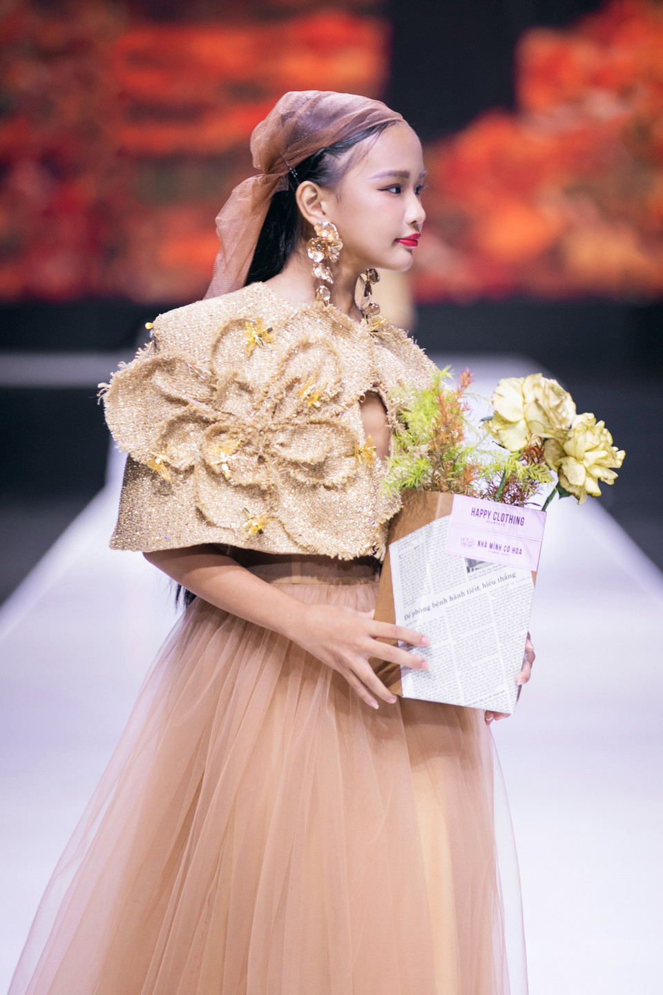 Một thiết kế trong bộ sưu tập “Rosy Fall.” (Ảnh: PV/Vietnam+)