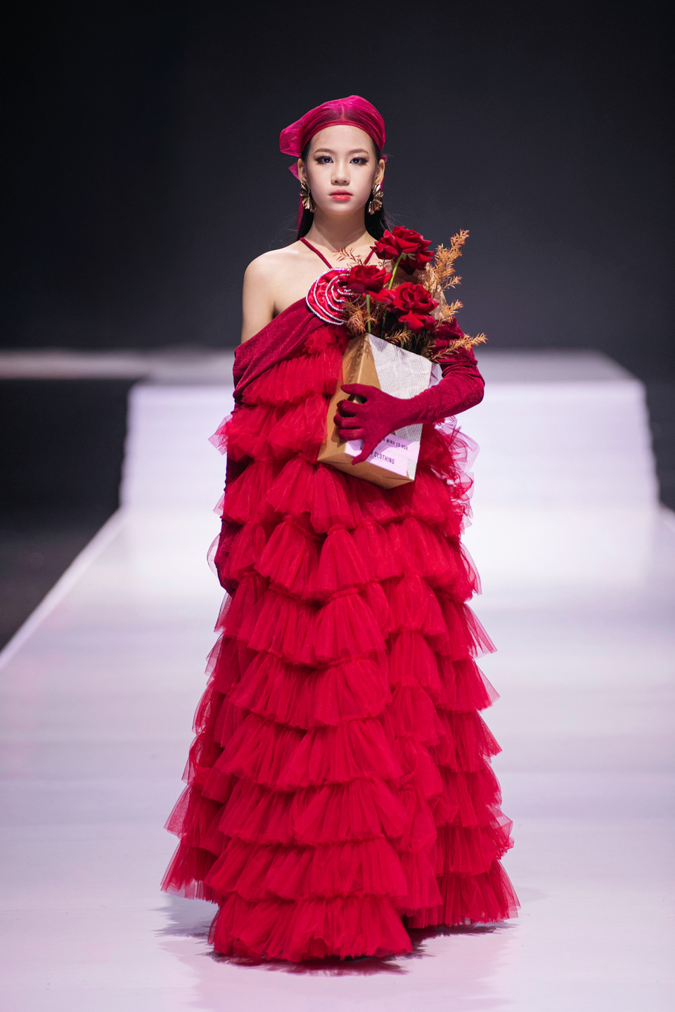 Các thiết kế mang đến sự đa dạng, giúp người mặc tự do biến hóa phong cách theo cách riêng của mình. (Ảnh: PV/Vietnam+)