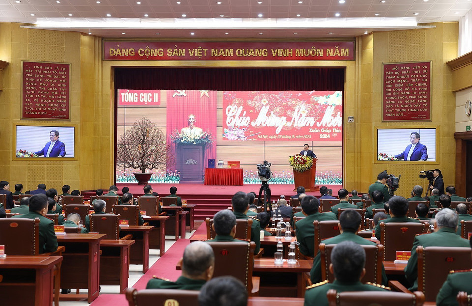 Thủ tướng Phạm Minh Chính chúc Tết và giao nhiệm vụ cho cán bộ Tổng cục 2-Bộ Quốc phòng. (Ảnh: Dương Giang/TTXVN)