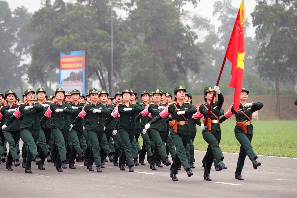 Khối nữ sỹ quan quân y tham gia hợp luyện. (Ảnh: Trọng Đức/TTXVN)