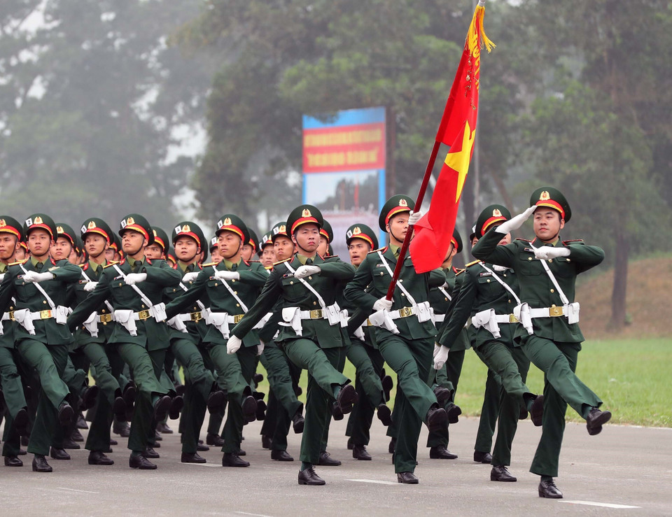 Khối sỹ quan lục quân tham gia hợp luyện. (Ảnh: Trọng Đức/TTXVN)