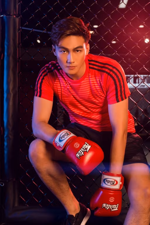 Mạc Trung Kiên đang dần 'lột xác,' trở thành người đàn ông mạnh mẽ, trưởng thành. (Ảnh: BTC)