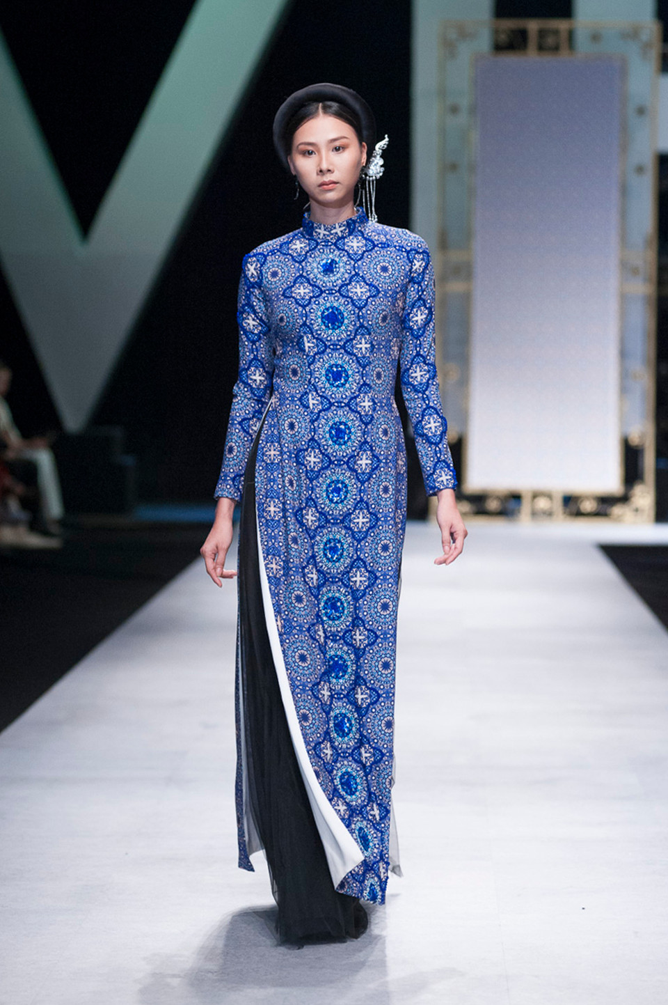  Bộ sưu tập lấy cảm hứng từ họa tiết gạch bông, vốn thịnh hành trong kiến trúc ở Việt Nam nhiều thập kỷ trước. 