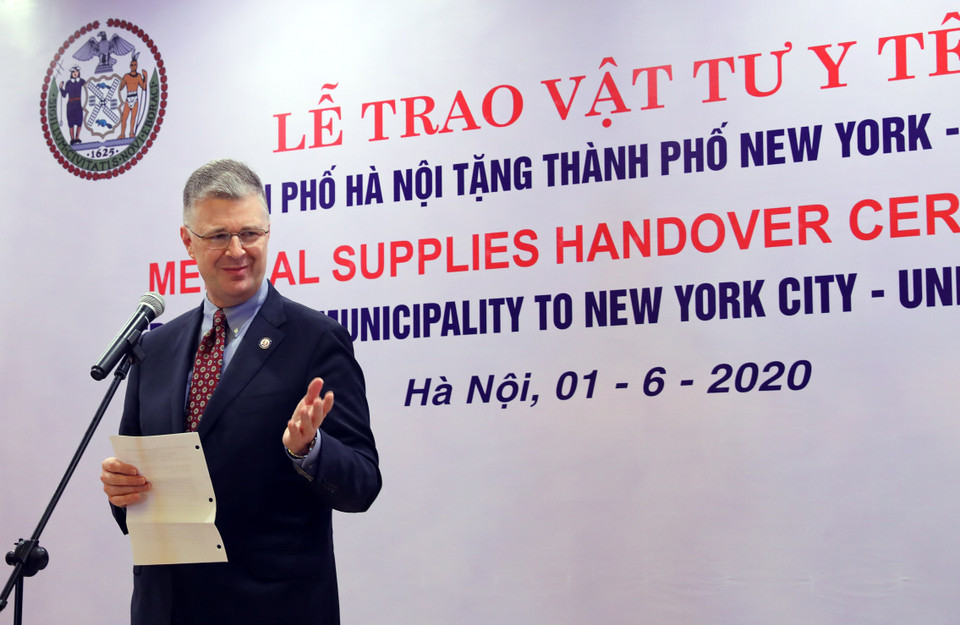 Đại sứ Hoa Kỳ tại Việt Nam Daniel J. Kritenbrink phát biểu cảm ơn chính quyền và nhân dân Hà Nội. (Ảnh: Lâm Khánh/TTXVN)