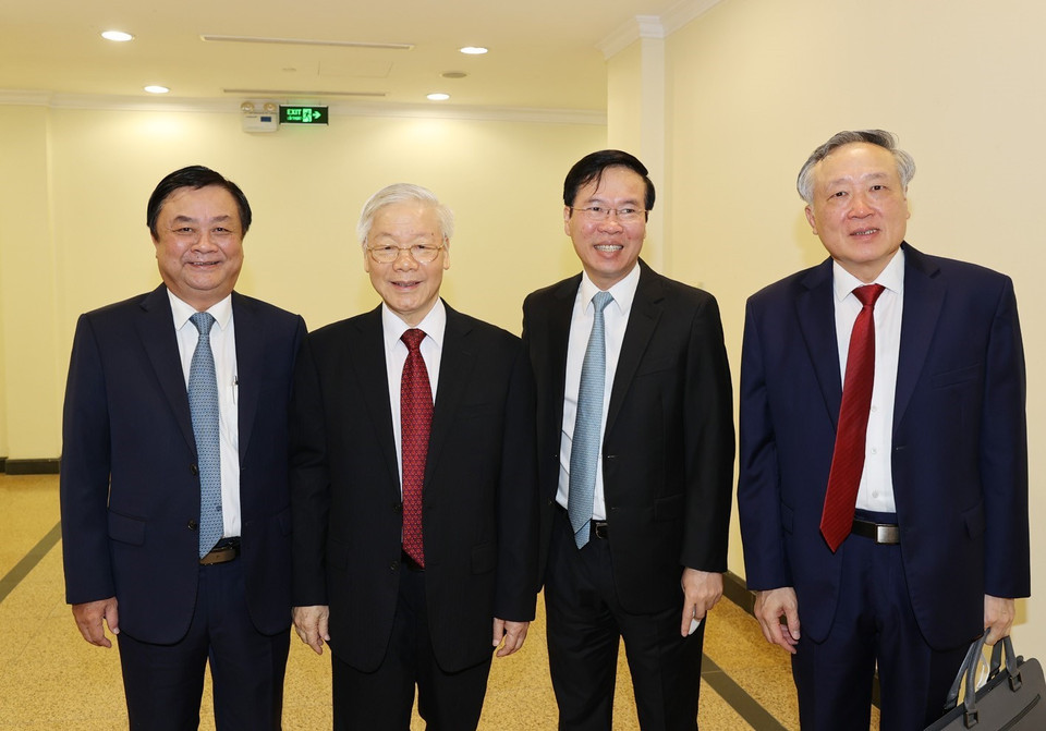 Tổng Bí thư Nguyễn Phú Trọng cùng các lãnh đạo Đảng, Nhà nước và các đại biểu dự Hội nghị. (Ảnh: Trí Dũng/TTXVN)