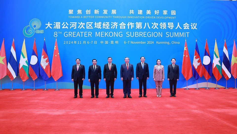 Thủ tướng Trung Quốc Lý Cường đón Thủ tướng Phạm Minh Chính và các Trưởng đoàn tham dự Hội nghị GMS mở rộng lần thứ 8. (Ảnh: Dương Giang/TTXVN)