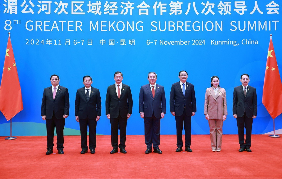 Thủ tướng Trung Quốc Lý Cường đón Thủ tướng Phạm Minh Chính và các Trưởng đoàn tham dự Hội nghị GMS mở rộng lần thứ 8. (Ảnh: Dương Giang/TTXVN)