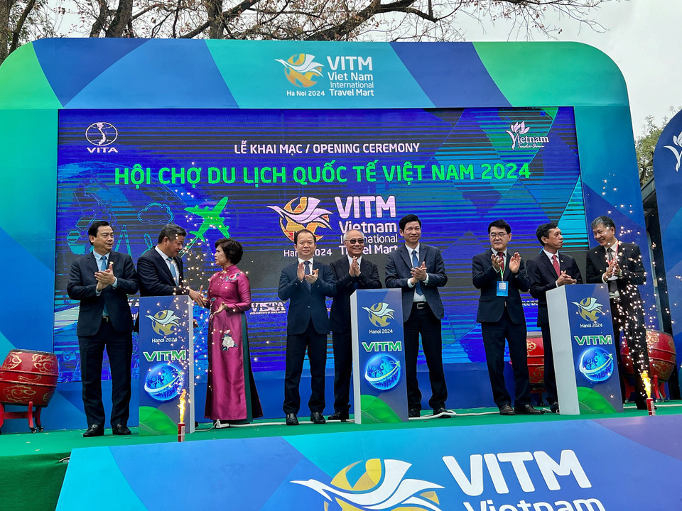 Hội chợ Du lịch quốc tế Việt Nam-VITM Hà Nội 2024 (Vietnam International Travel Mart-VITM Hanoi 2024), do Hiệp hội Du lịch Việt Nam tổ chức vừa chính thức khai mạc sáng nay, ngày 11/4 (kéo dài tới hết ngày 14/4), tại Cung Văn hóa Hữu Nghị Hà Nội. (Ảnh: Nhật Lam/Vietnam+)