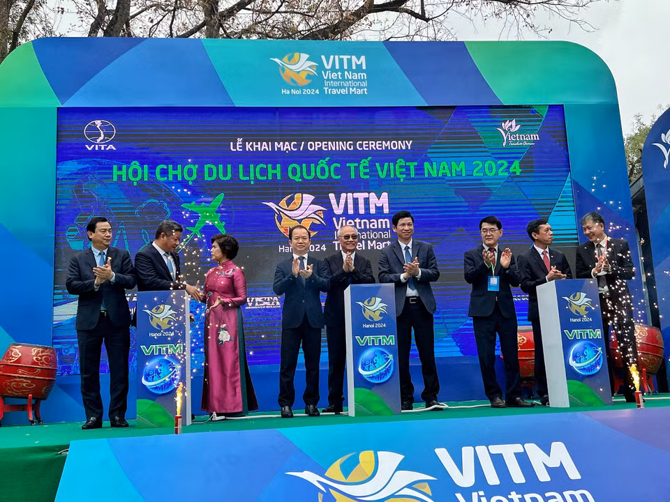 Hội chợ Du lịch quốc tế Việt Nam-VITM Hà Nội 2024 (Vietnam International Travel Mart-VITM Hanoi 2024), do Hiệp hội Du lịch Việt Nam tổ chức vừa chính thức khai mạc sáng nay, ngày 11/4 (kéo dài tới hết ngày 14/4), tại Cung Văn hóa Hữu Nghị Hà Nội. (Ảnh: Nhật Lam/Vietnam+)