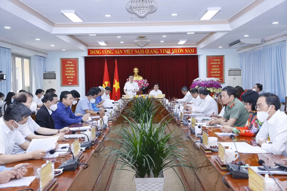 Chủ tịch Quốc hội Vương Đình Huệ phát biểu chỉ đạo tại buổi làm việc với Ban Thường vụ Tỉnh ủy Đồng Nai. (Ảnh: Doãn Tấn/TTXVN)