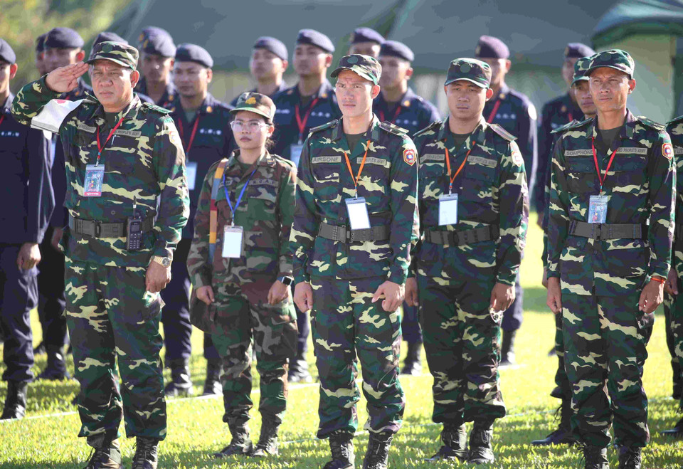 Binh sỹ Quân đội Nhân dân Lào tại sự kiện khai mạc diễn tập chung giữa quân đội 3 nước Campuchia-Lào-Việt Nam. (Ảnh: Huỳnh Thảo/TTXVN)