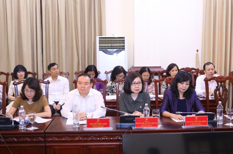 Các đại biểu dự buổi lễ. (Ảnh: Văn Điệp/TTXVN)