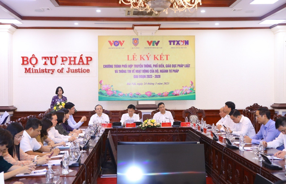 Tổng Giám đốc Thông tấn xã Việt Nam Vũ Việt Trang phát biểu tại buổi lễ. (Ảnh: Văn Điệp/TTXVN)