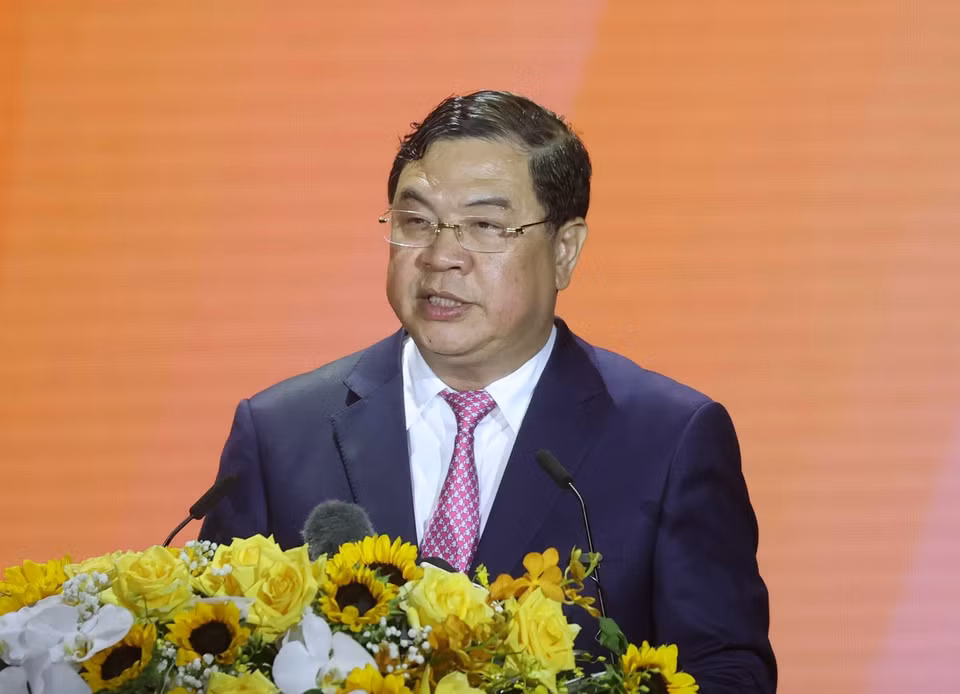 Ông Phạm Gia Túc, Ủy viên Trung ương Đảng, Bí thư Tỉnh ủy Nam Định đọc diễn văn kỷ niệm. (Ảnh: Thống Nhất/TTXVN)