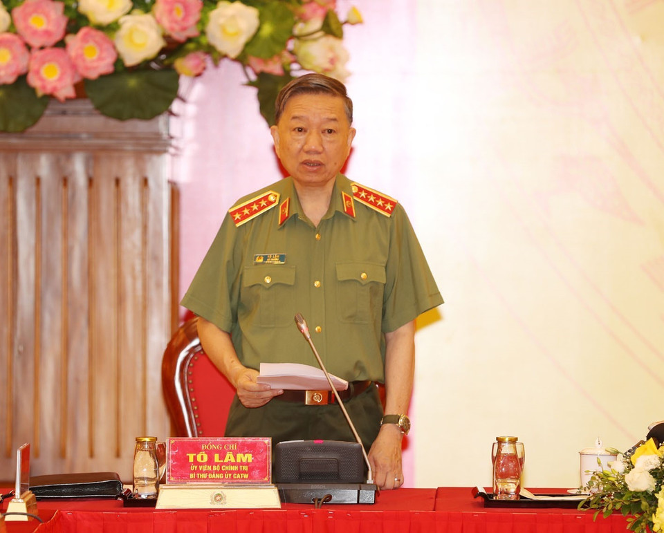 Đại tướng Tô Lâm, Ủy viên Bộ Chính trị, Bí thư Đảng ủy Công an Trung ương, Bộ trưởng Bộ Công an, phát biểu khai mạc Hội nghị. (Ảnh: Trí Dũng/TTXVN)