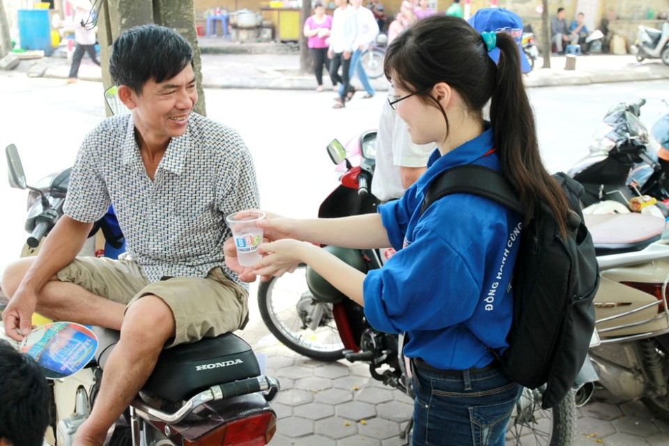 Và nước uống. (Ảnh: Minh Sơn/Vietnam+)