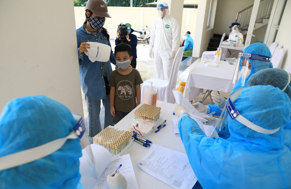 Trung tâm Văn hóa Thông tin và Thể Thao quận Đống Đa (237 Đặng Tiến Đông) là nơi xét nghiệm cho người dân quận Đống Đa trở về từ Đà Nẵng. (Ảnh: Thành Đạt/TTXVN)