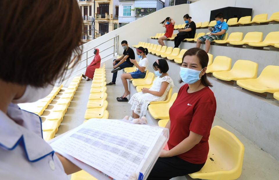 Khai báo y tế của người dân là phần rất quan trọng trong công tác truy vết. (Ảnh: Thành Đạt/TTXVN)