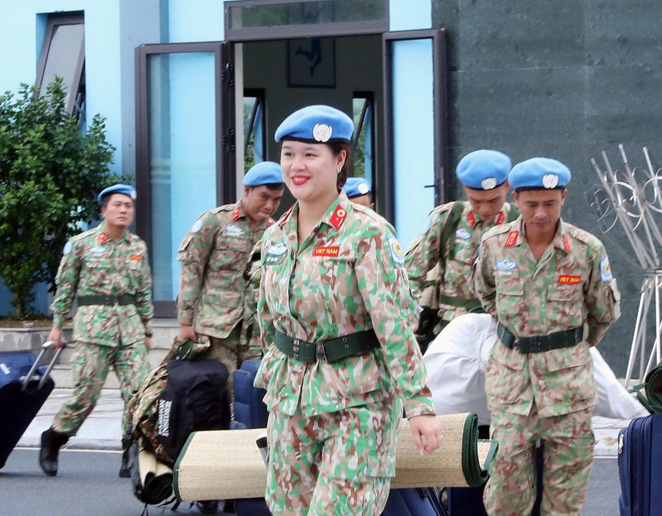 Các nữ sỹ quan của Bệnh viện dã chiến cấp 2 số 6 đã sẵn sàng cho ngày lên đường làm nhiệm vụ. (Ảnh: Trọng Đức/TTXVN)