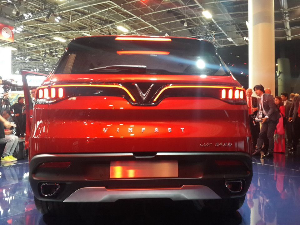Vinfast giới thiệu dòng xe SUV SA2.0 tại Triển lãm quốc tế Paris Motor Show 2018. (Ảnh: Toàn Trí/TTXVN)