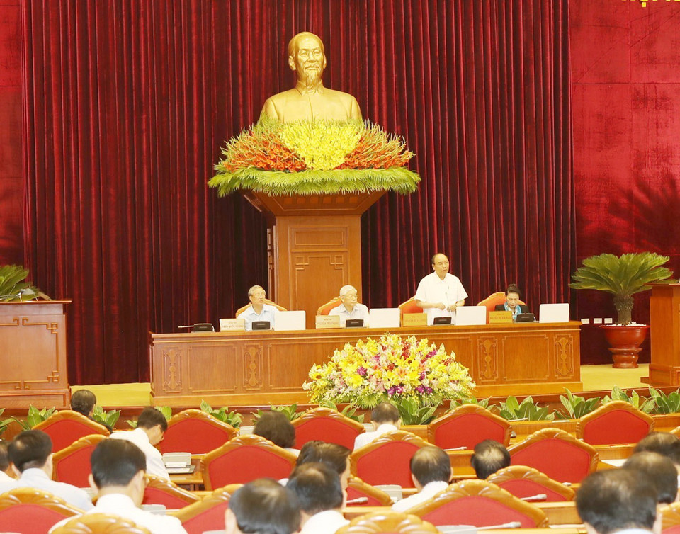 Đồng chí Nguyễn Xuân Phúc, Ủy viên Bộ Chính trị, Thủ tướng Chính phủ điều hành phiên họp. (Ảnh: Trí Dũng/TTXVN)