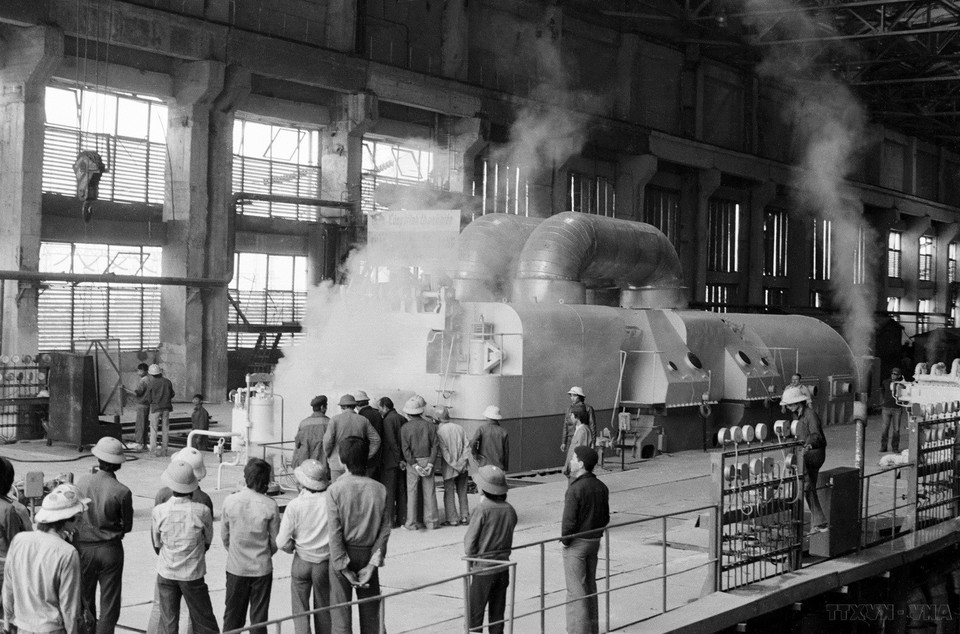 Tổ máy số 4 nhà máy nhiệt điện Phả Lại chính thức phát điện từ cuối năm 1986. (Ảnh: Cao Phong/TTXVN)