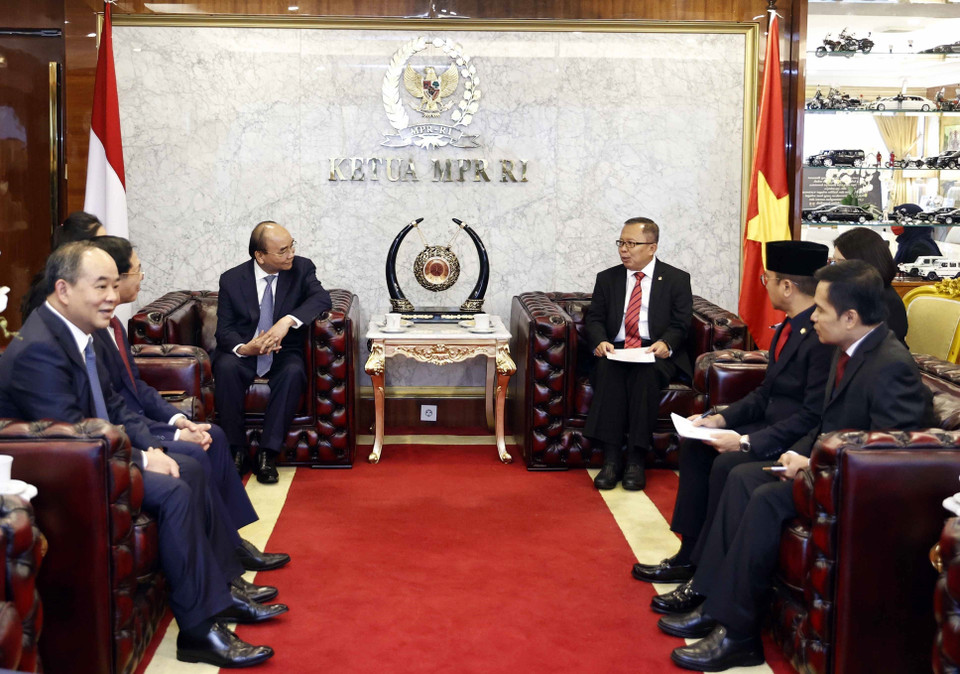 Chủ tịch nước Nguyễn Xuân Phúc hội kiến quyền Chủ tịch Lưỡng viện Indonesia Asrul Sani. (Ảnh: Thống Nhất/TTXVN)