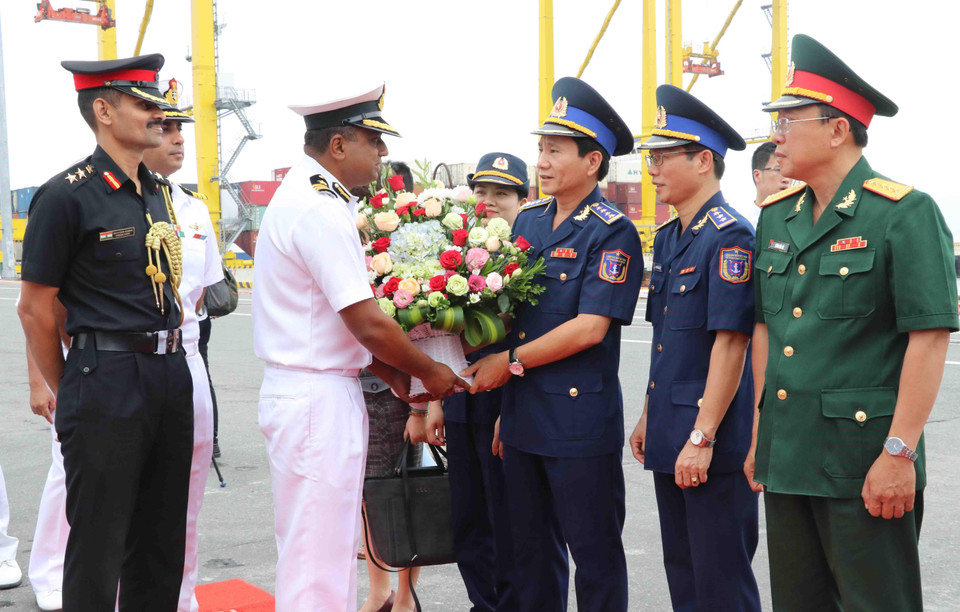 Lễ đón tàu Lực lượng bảo vệ bờ biển Ấn Độ đến thăm thành phố Đà Nẵng. (Ảnh: Trần Lê Lâm/TTXVN)