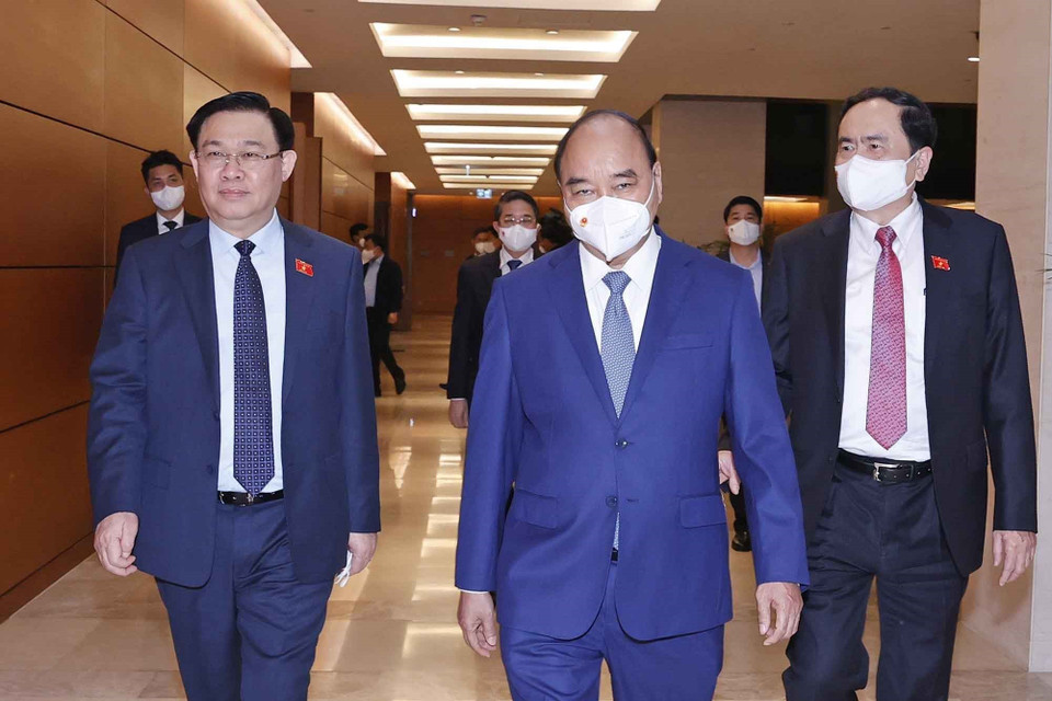 Chủ tịch nước Nguyễn Xuân Phúc, Chủ tịch Quốc hội Vương Đình Huệ, Phó Chủ tịch Thường trực Quốc hội Trần Thanh Mẫn dự Hội nghị. (Ảnh: Doãn Tấn/TTXVN)