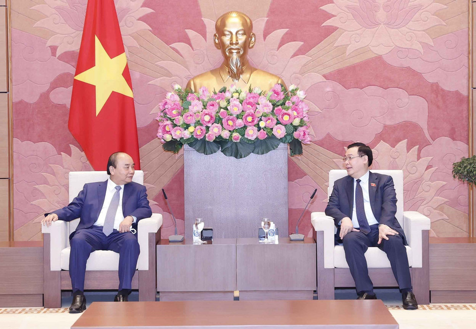 Chủ tịch Quốc hội Vương Đình Huệ và Chủ tịch nước Nguyễn Xuân Phúc. (Ảnh: Doãn Tấn/TTXVN)