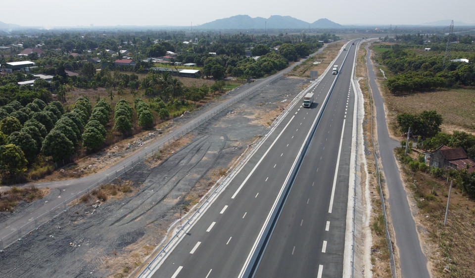 Tuyến cao tốc Cam Lâm-Vĩnh Hảo trước ngày khánh thành. (Ảnh: Hoàng Hiếu/TTXVN)