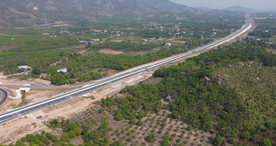 Cao tốc Cam Lâm-Vĩnh Hảo đi qua 3 tỉnh: Khánh Hòa, Ninh Thuận và Bình Thuận với chiều dài khoảng 78,5km. (Ảnh: Hoàng Hiếu/TTXVN)