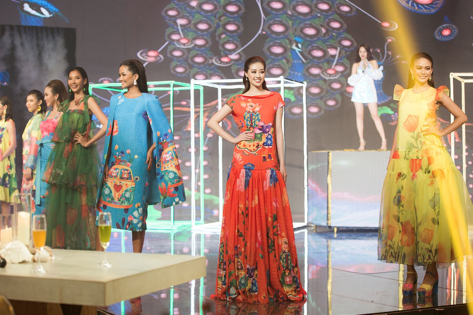 Từng đạt giải Bạc Siêu mẫu Việt Nam 2018 và có kinh nghiệm nhiều năm làm người mẫu, Khánh Vân tạm gác lại công việc làm mẫu sau khi đăng quang Hoa hậu Hoàn vũ Việt Nam. (Ảnh: CTV/Vietnam+)