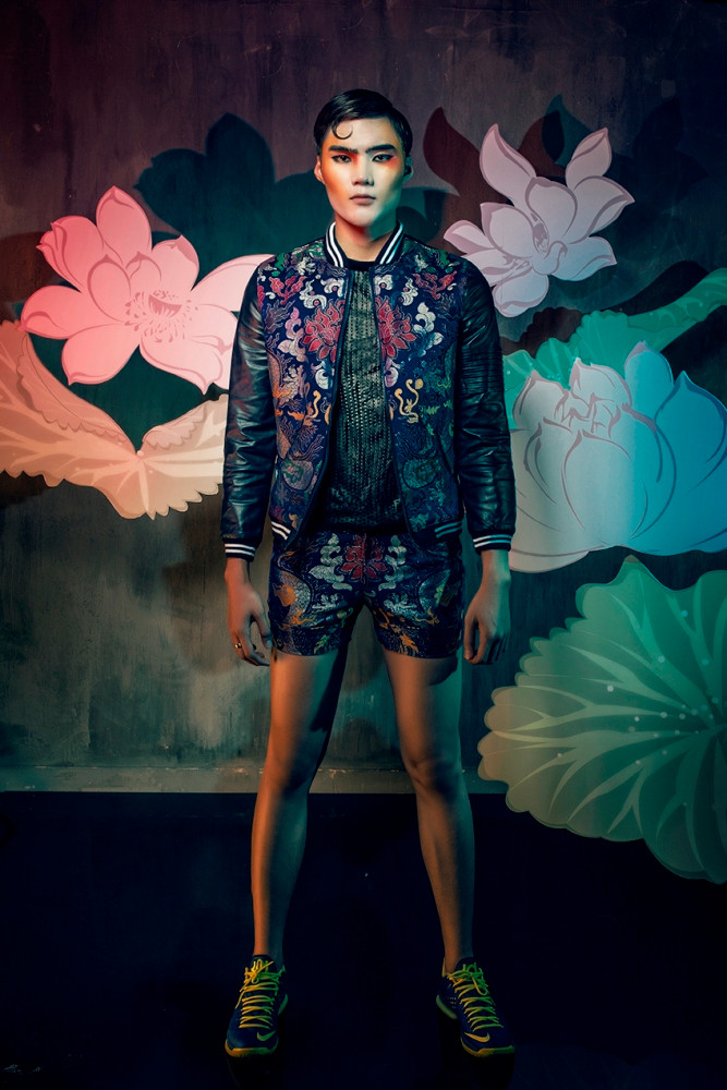 Quang Hùng như đang kể cho người xem một câu chuyện tình đẹp và lãng mạn giữa nam chính có phần hiền lành, đáng yêu và trẻ con... (Ảnh: Quang Khuê)