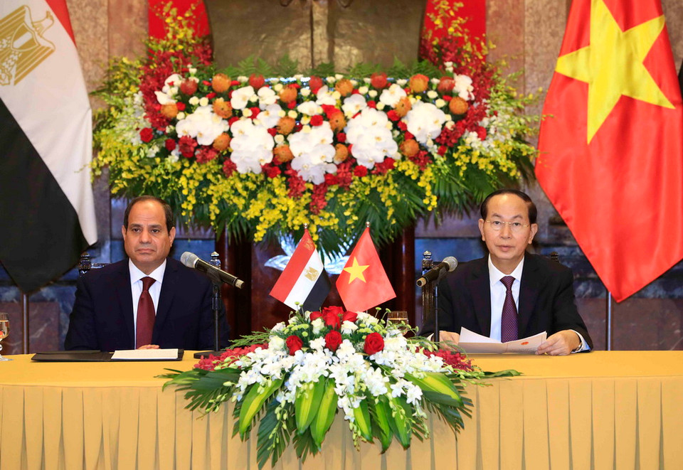 Chủ tịch nước Trần Đại Quang và Tổng thống Ai Cập Abdel Fattah el-Sisi chủ trì họp báo, thông báo kết quả hội đàm. (Ảnh: Nhan Sáng/TTXVN)